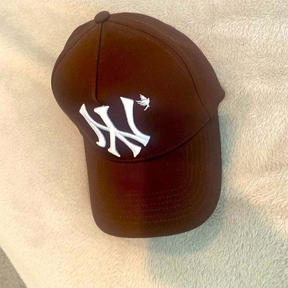 New York Yankee Legacy Snap-Back PINK Brim